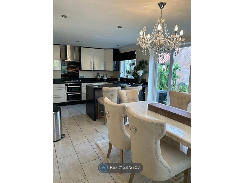 Property photo 2 of 14 Kitchen