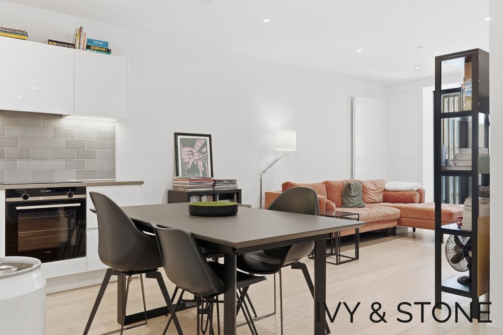 Property photo 2 of 27 5059101