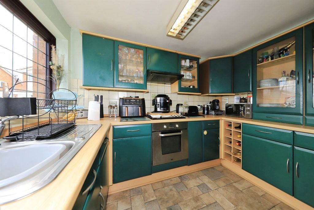 Property photo 2 of 17