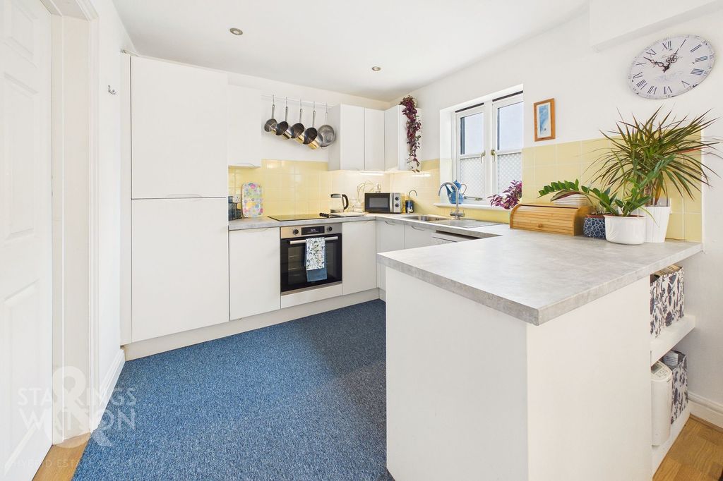 Property photo 3 of 26