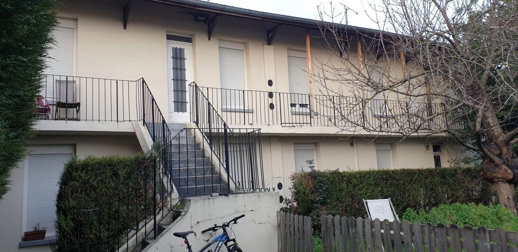 Property photo 1 of 12 A Quiet Small Real Estate Ensemble