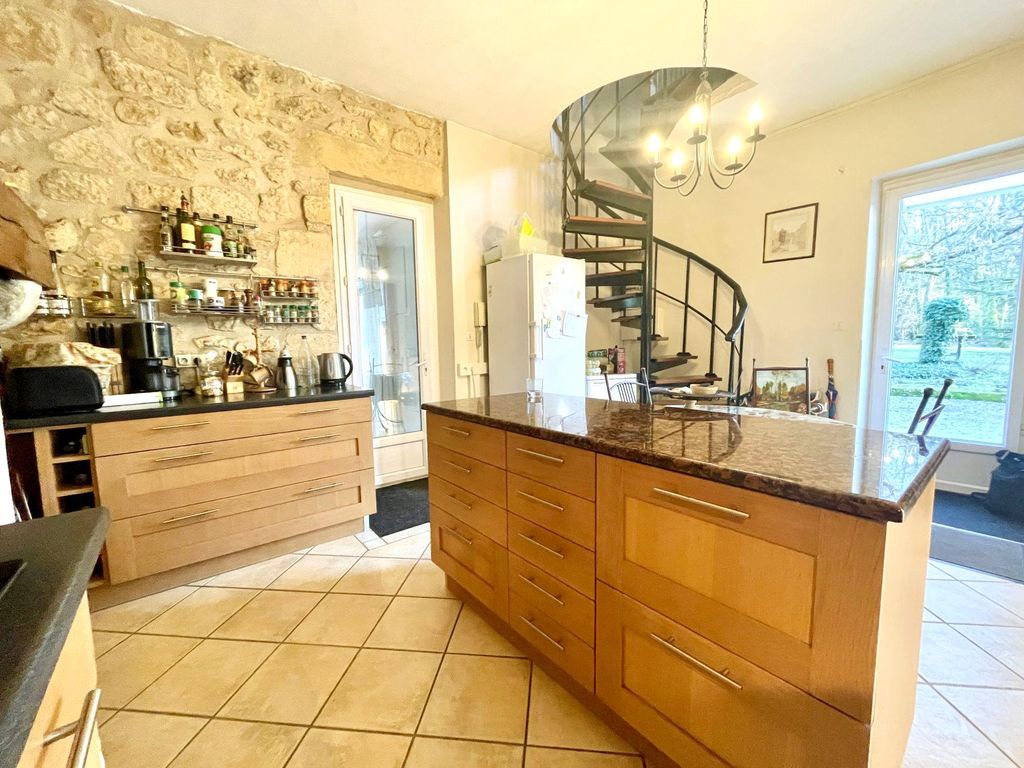 Property photo 2 of 26