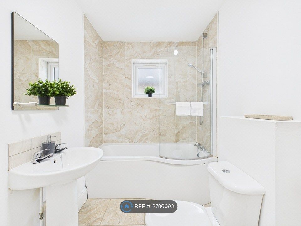 Additional image 24 of 4 bed semi-detached house to rentSaxon Way, Wychbold, Droitwich WR9