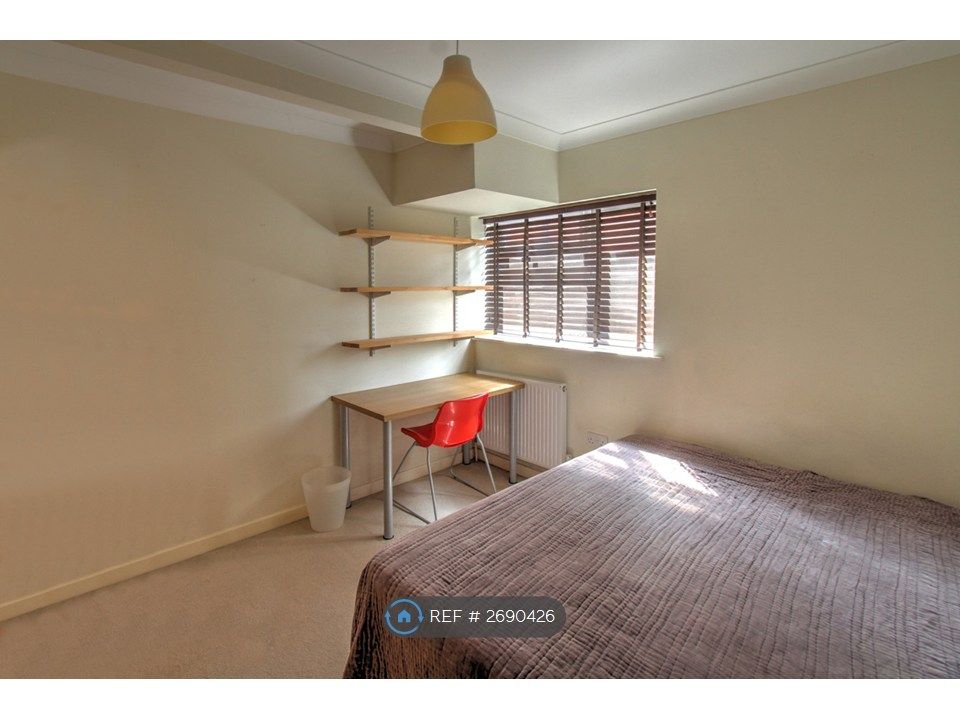 Property photo 2 of 10 Bed 3 - Side View