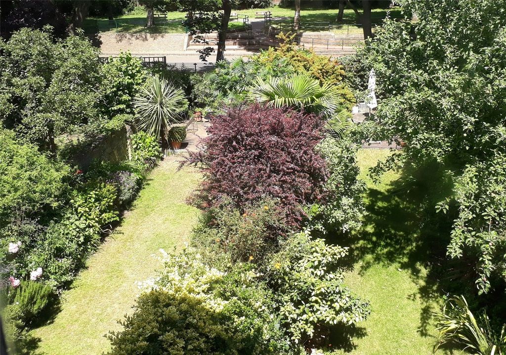 Property photo 2 of 18 Picture No. 71