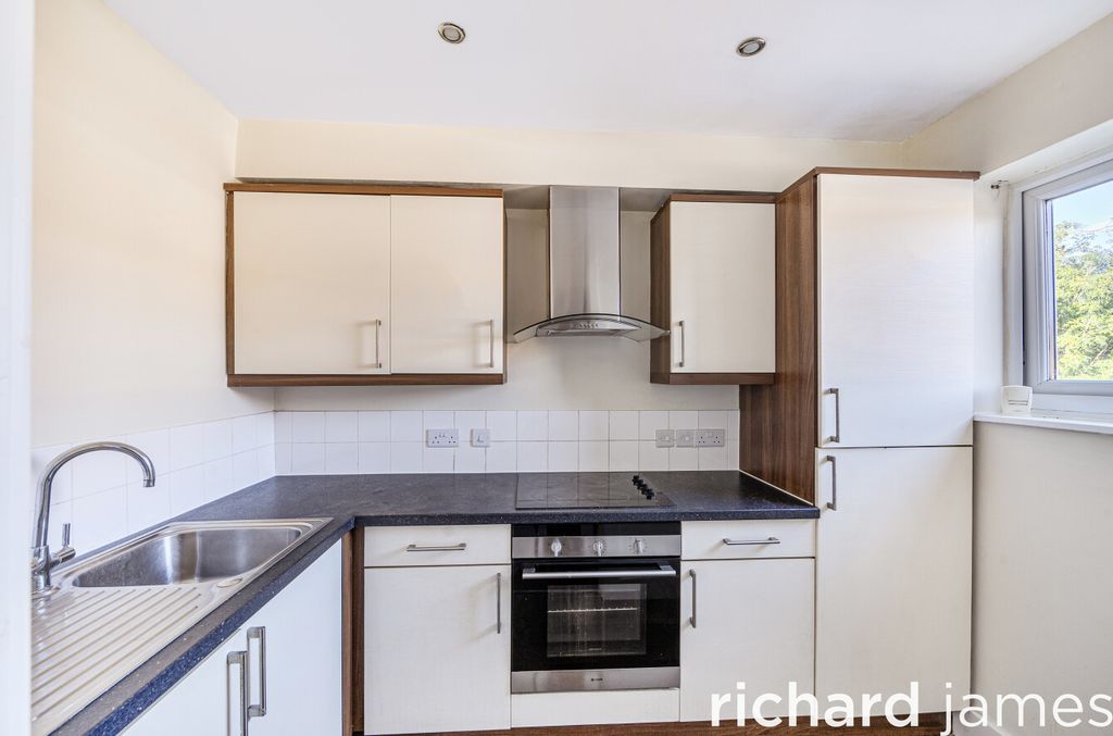 Property photo 2 of 11 5989412Fc4354062Aca8752776c5Ae28