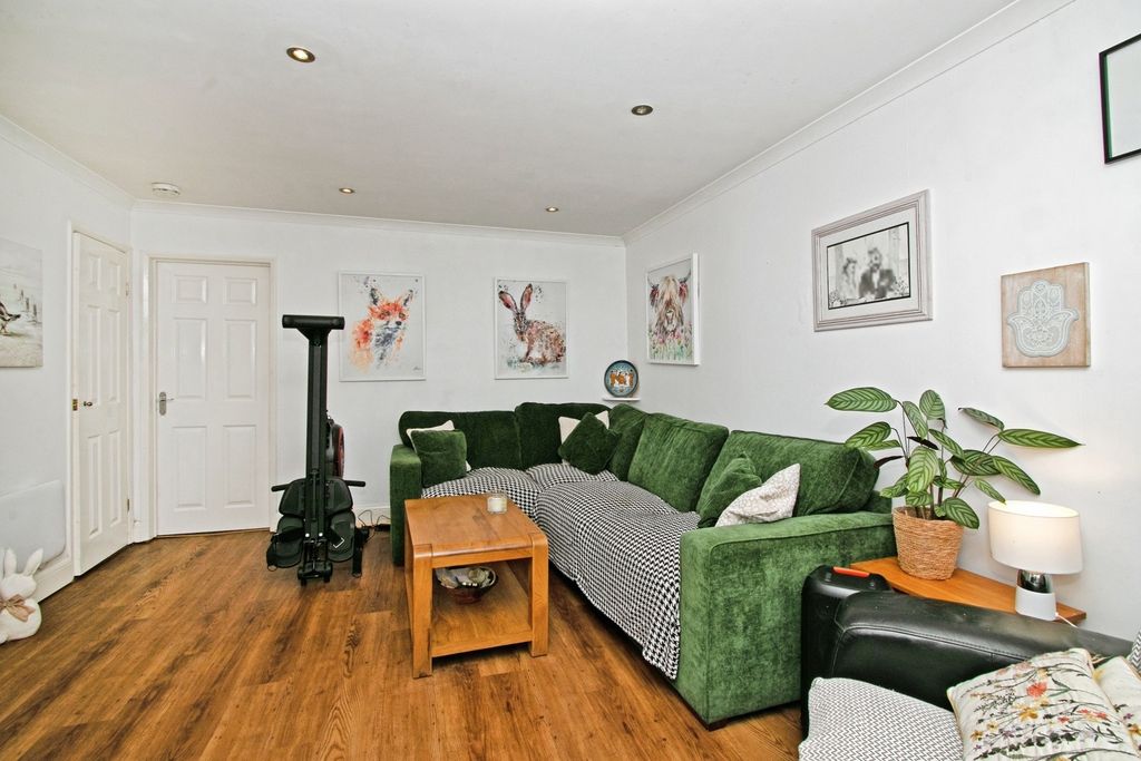 Property photo 3 of 16 Photo