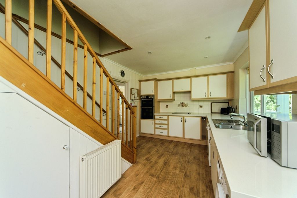 Property photo 3 of 17 Photo