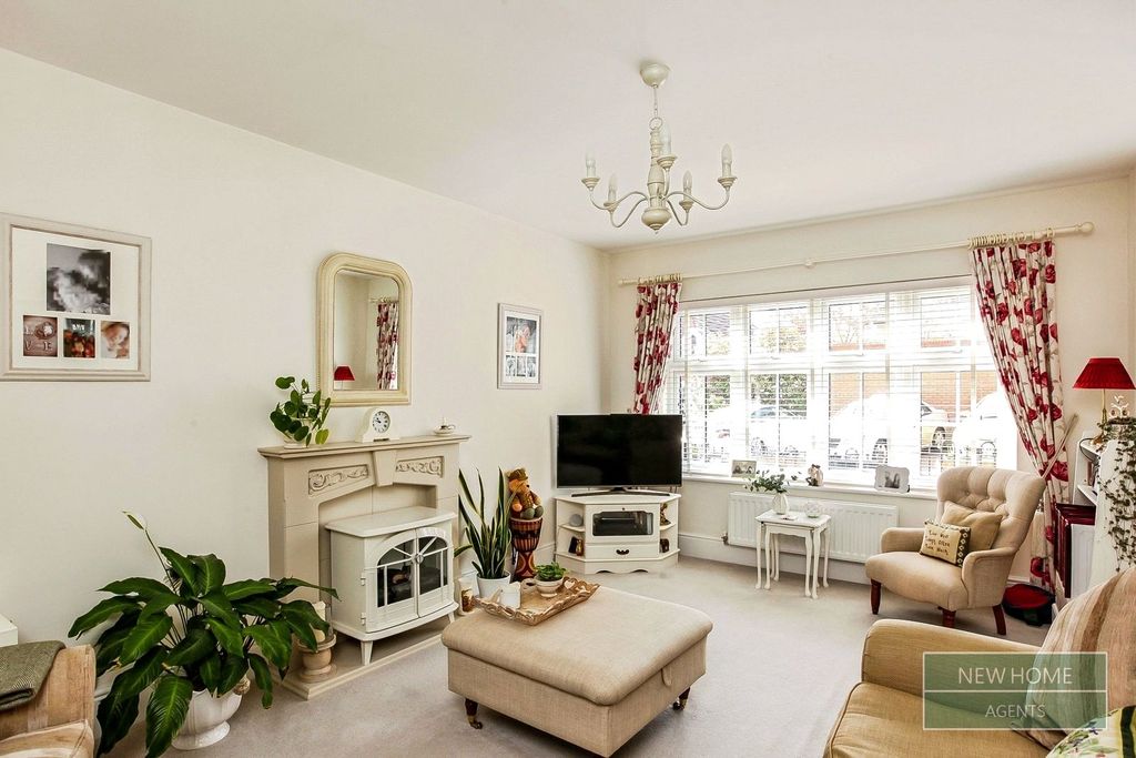 Property photo 2 of 19 Picture No. 14