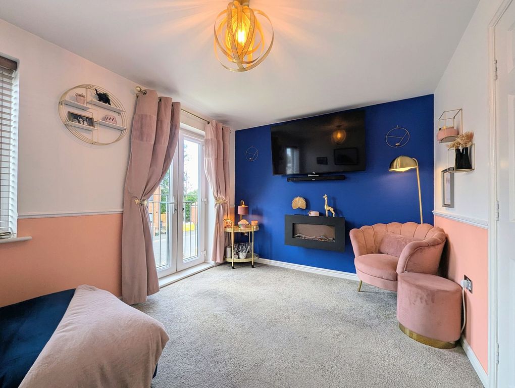 Property photo 2 of 25