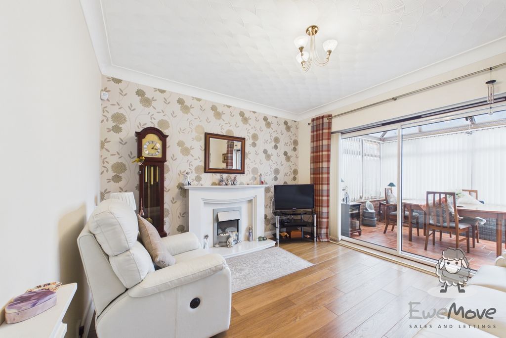 Property photo 3 of 15 21