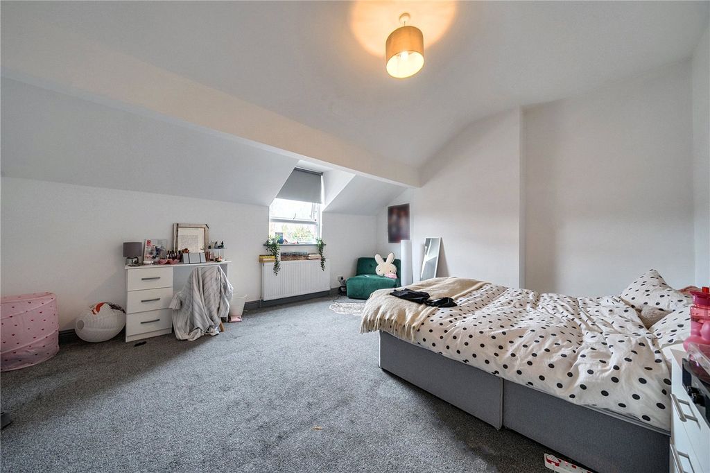 Property photo 3 of 18 3