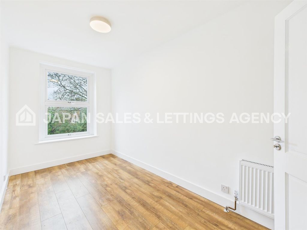 Property photo 3 of 8 Cam04401G0-Pr0106-Still001.Jpg