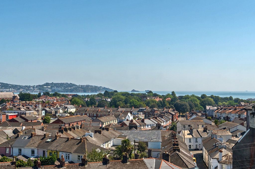 Property photo 2 of 24 1488143-1-6A4E333...