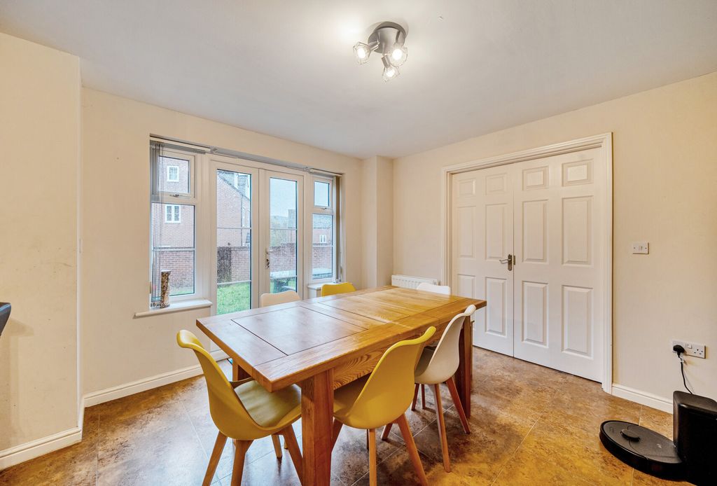 Property photo 2 of 21 1374512-20-69172d...