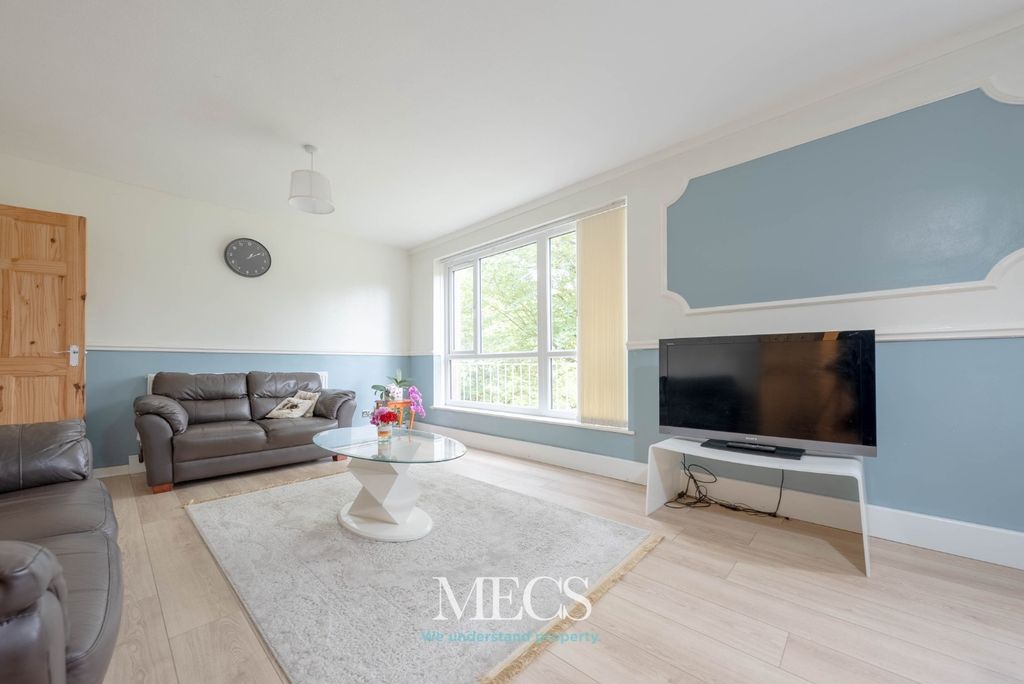 Property photo 2 of 6 4833821