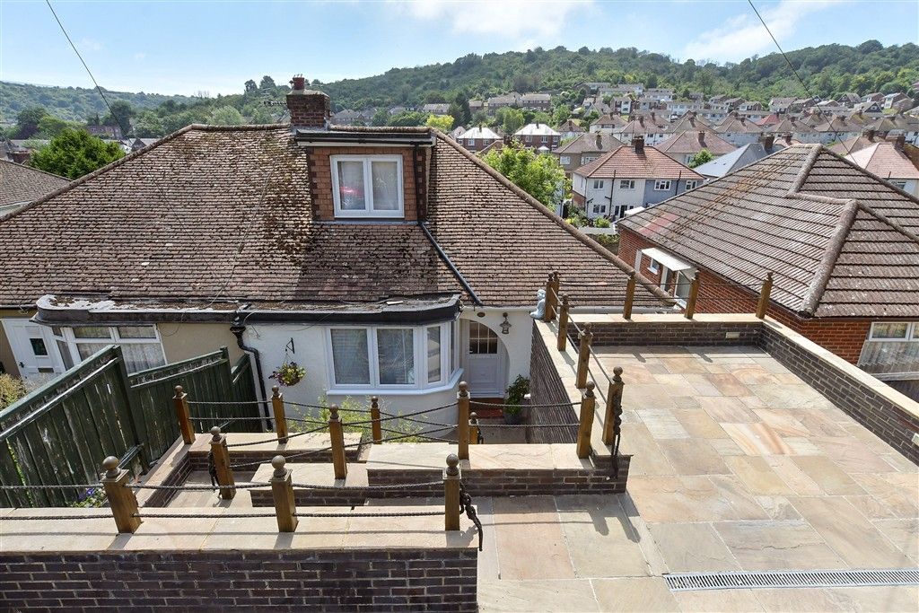 Property photo 1 of 16 External Front Web..