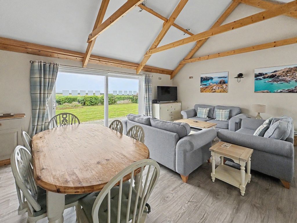 Property photo 2 of 27 4847785