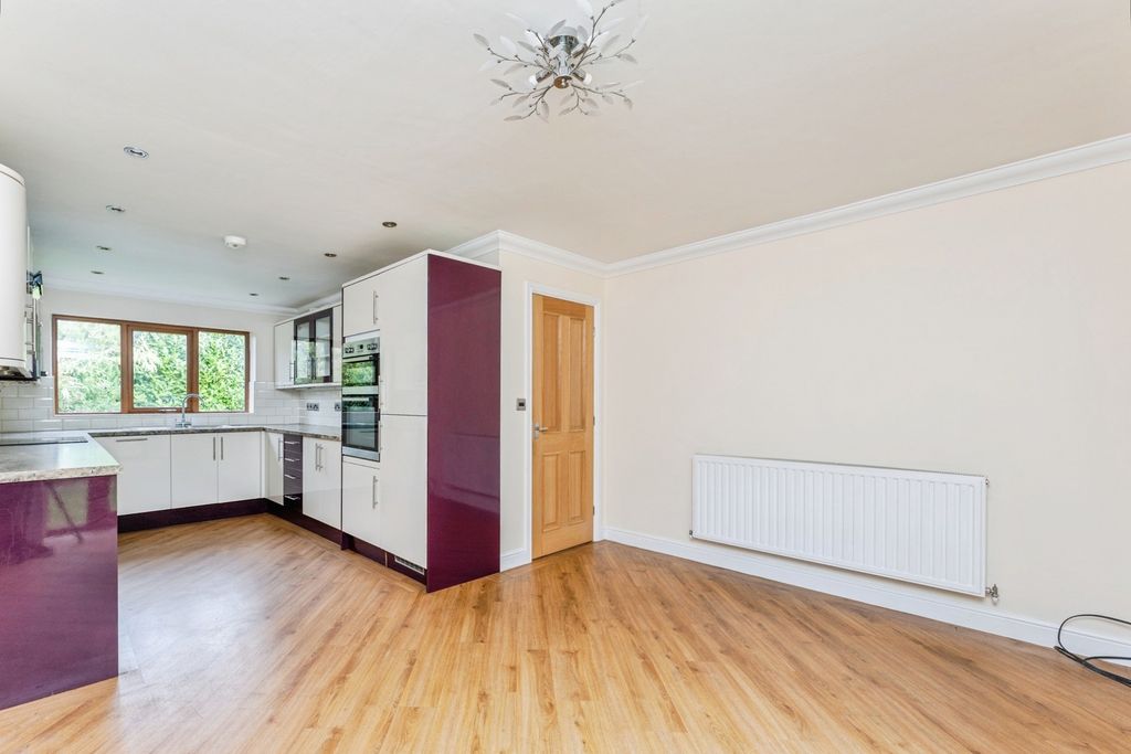 Property photo 2 of 17 Photo
