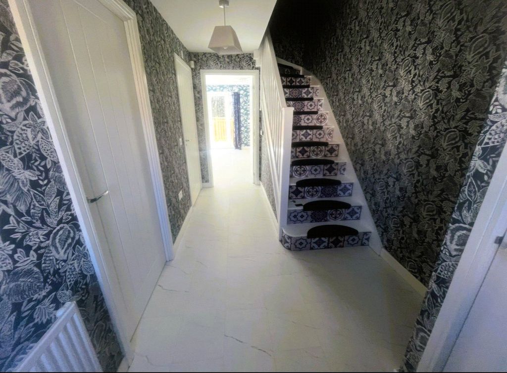 Property photo 2 of 11 Picture No. 19