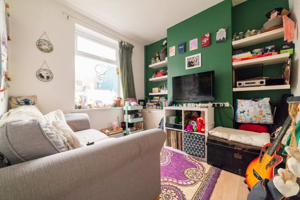 Property photo 2 of 11 Call 02920 454555 To Secure Your Viewing_5