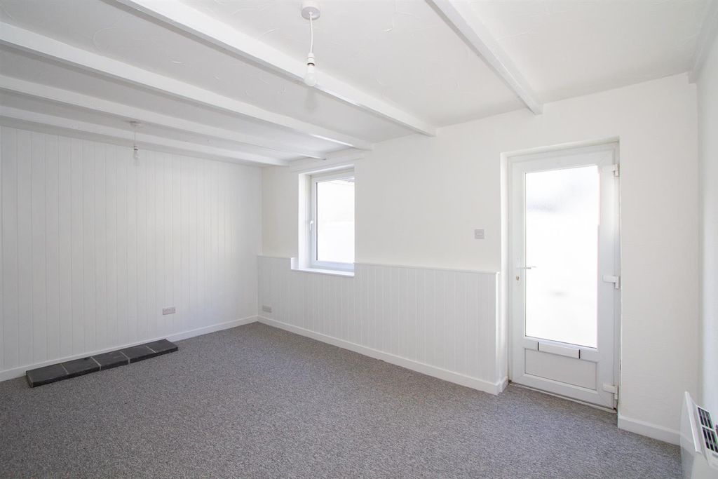 Property photo 3 of 14 3 - Lounge 3.Jpg