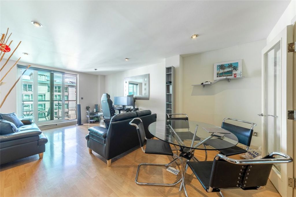 Property photo 3 of 18