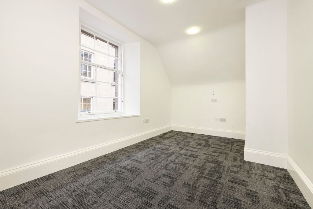 Property photo 2 of 26