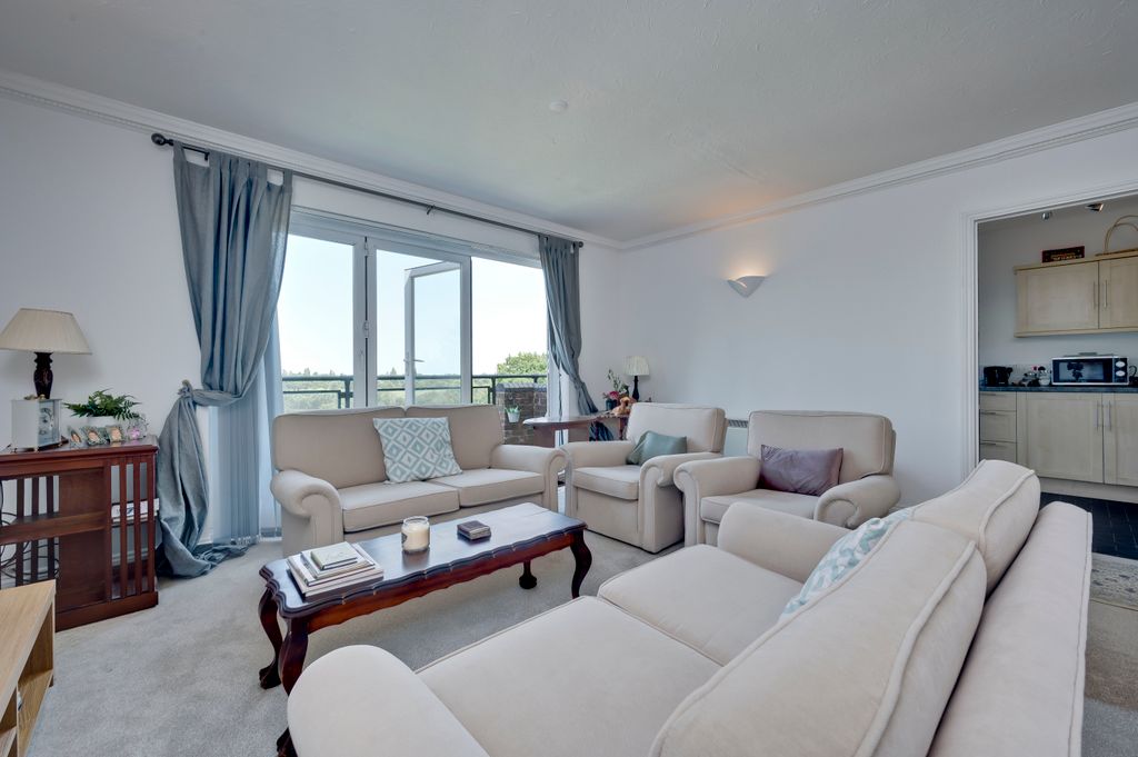 Property photo 2 of 10 2022 Living Room 2