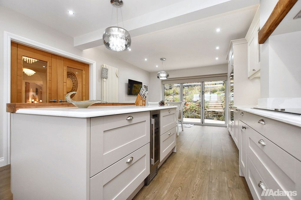 Property photo 2 of 49