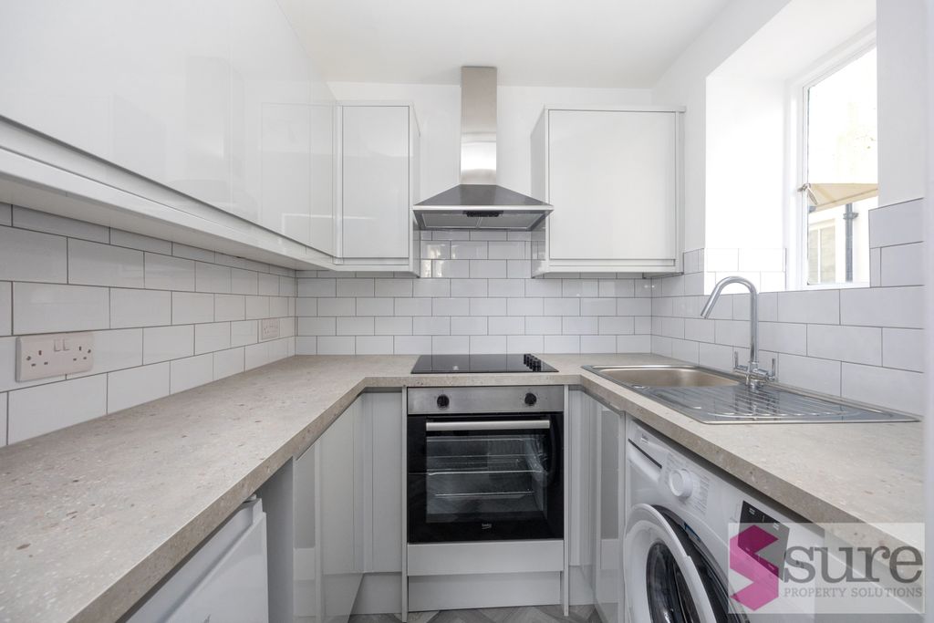 Property photo 3 of 18 Vetnor Villas, 32 Flat 3-005