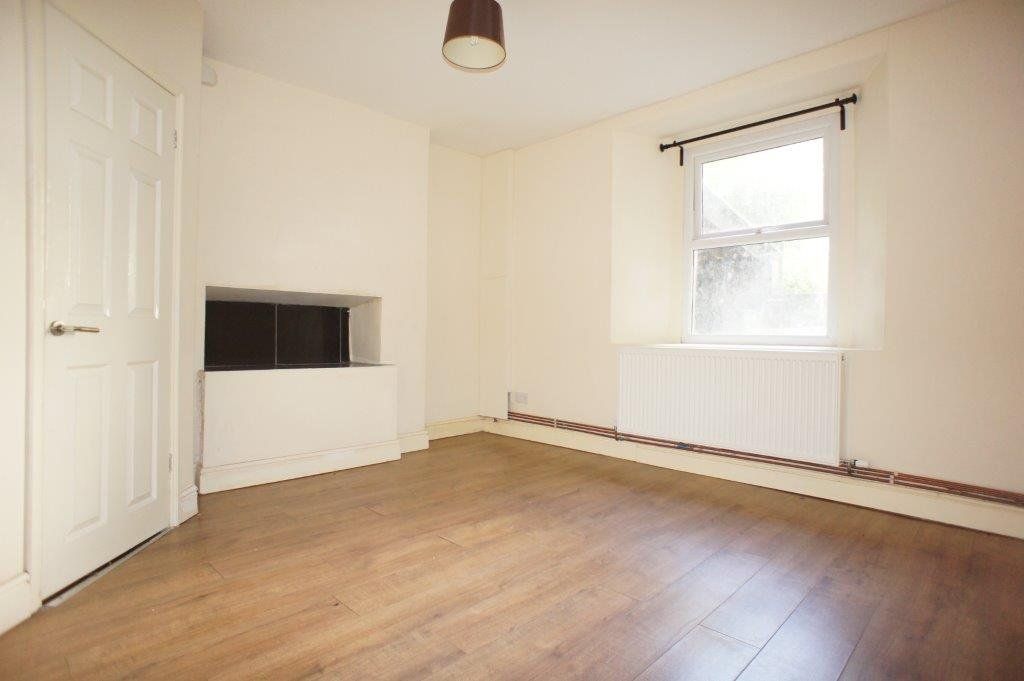 Property photo 2 of 9 Bedroom