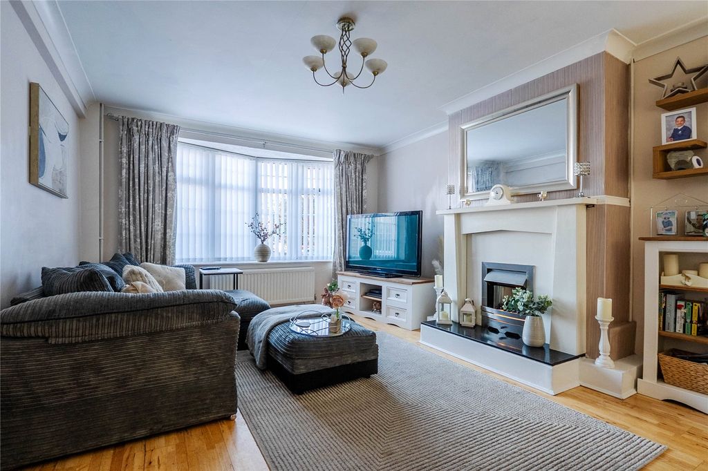 Property photo 3 of 18 Picture No. 15