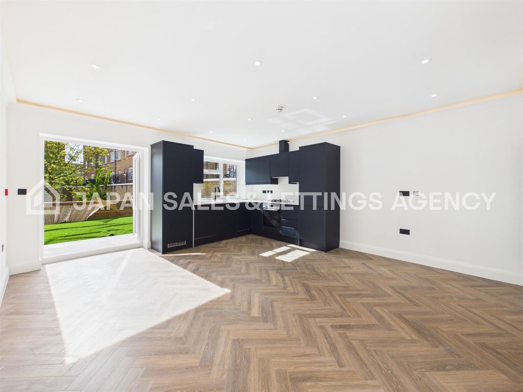 Property photo 2 of 7 Cam04401G0-Pr0130-Still007.Jpg