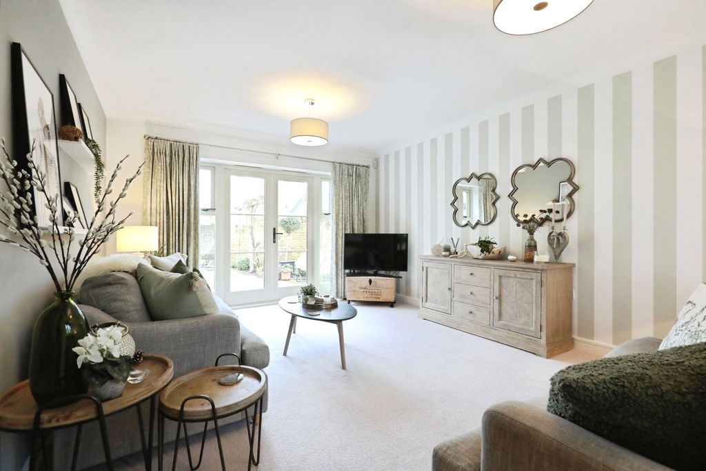 Property photo 3 of 21 Pbox-Img.Jpg