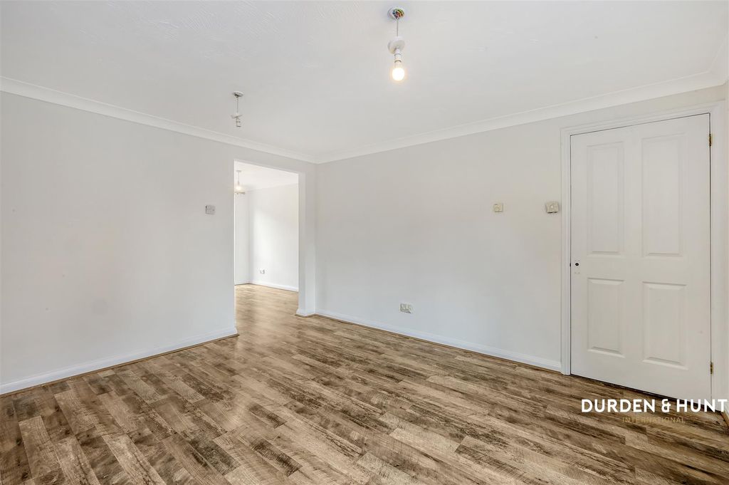 Property photo 3 of 19 Petronius Way