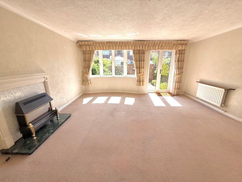 Property photo 3 of 13 17 The Leas New Lounge 1
