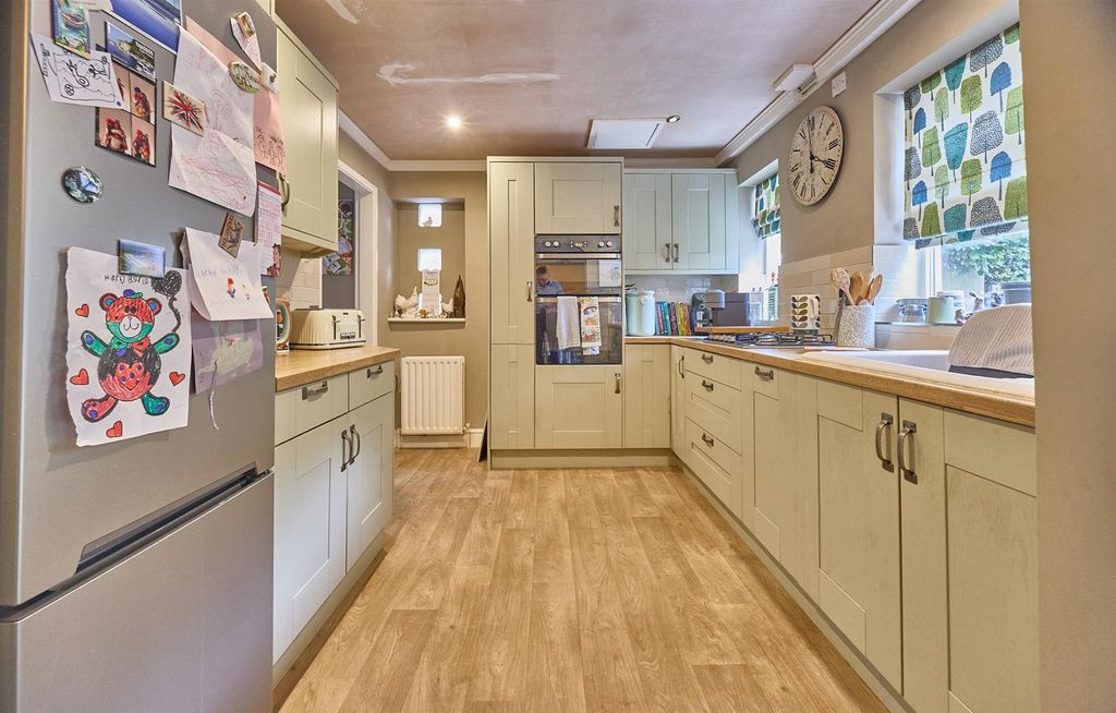 Property photo 2 of 15 Kitchen