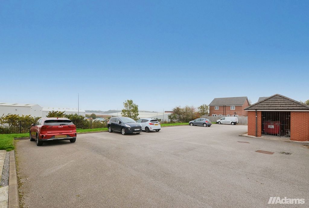 Property photo 2 of 8