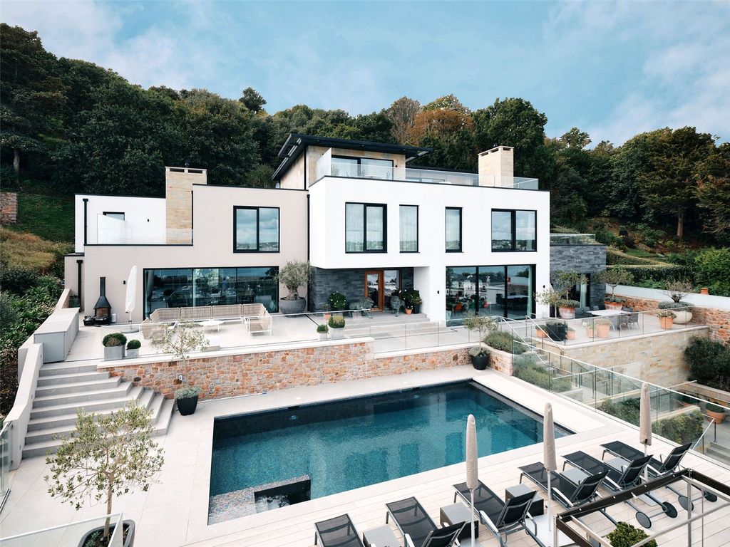 Property photo 1 of 34 Main