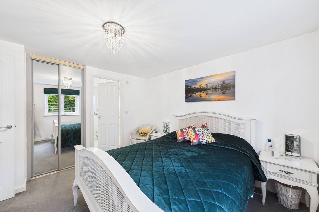 Property photo 3 of 24