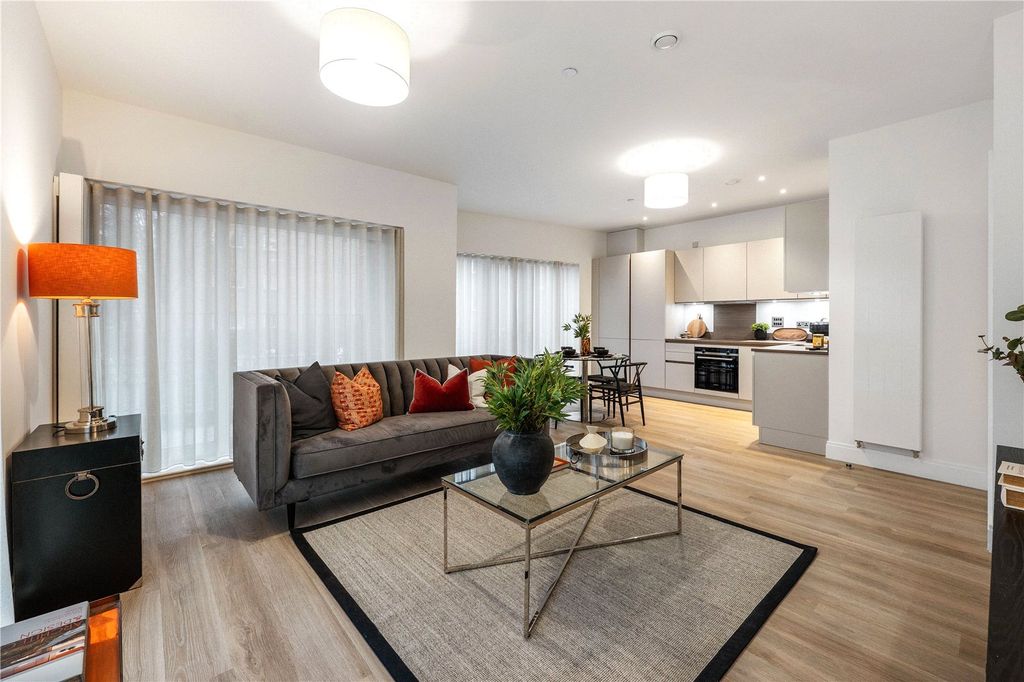 Property photo 1 of 19 Living/Kitchen