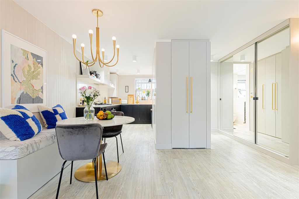 Property photo 1 of 21 Rotherfield Street (2).Jpg