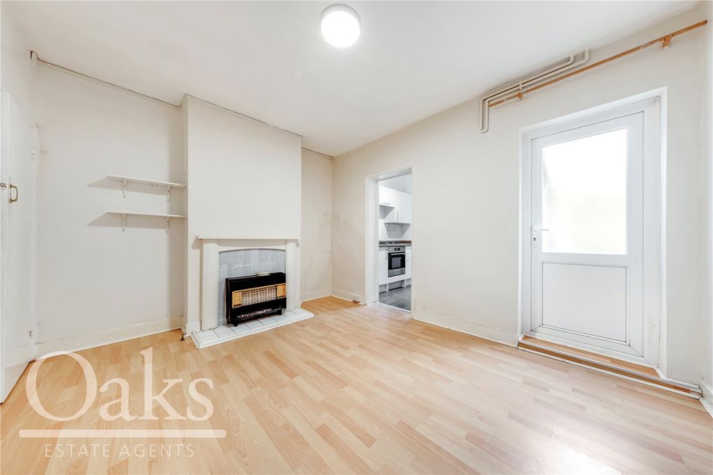 Property photo 3 of 8 Picture No. 05