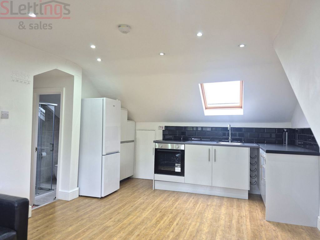 Property photo 1 of 21 2 Bed Flat To Rent Sunny Gardens, Hendon Nw4