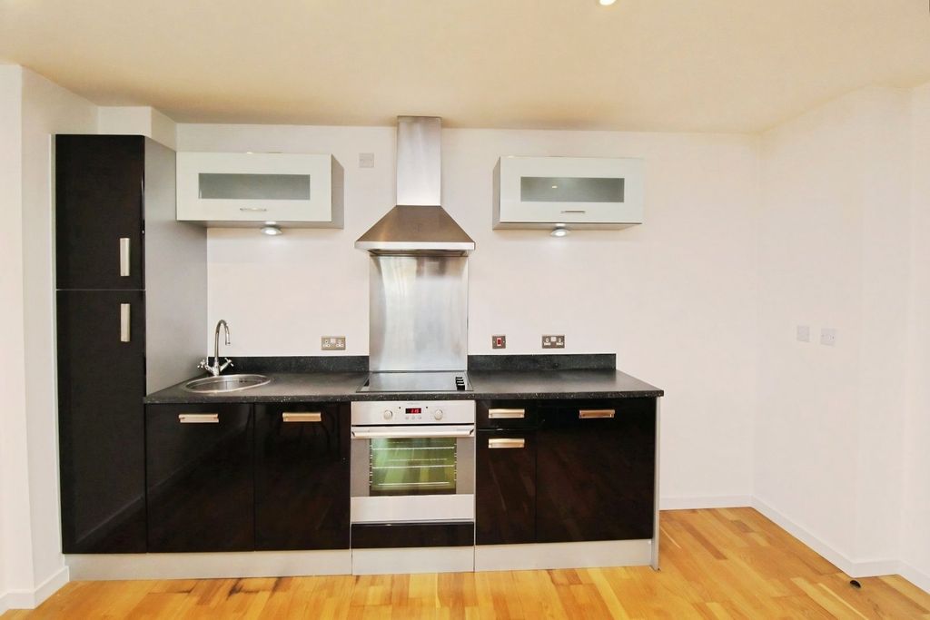 Property photo 3 of 5 Picture No. 12