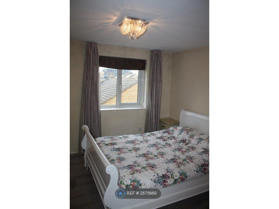 Property photo 2 of 14 Main Bedroom