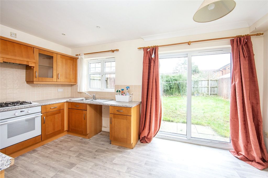 Property photo 2 of 17 Picture No. 25