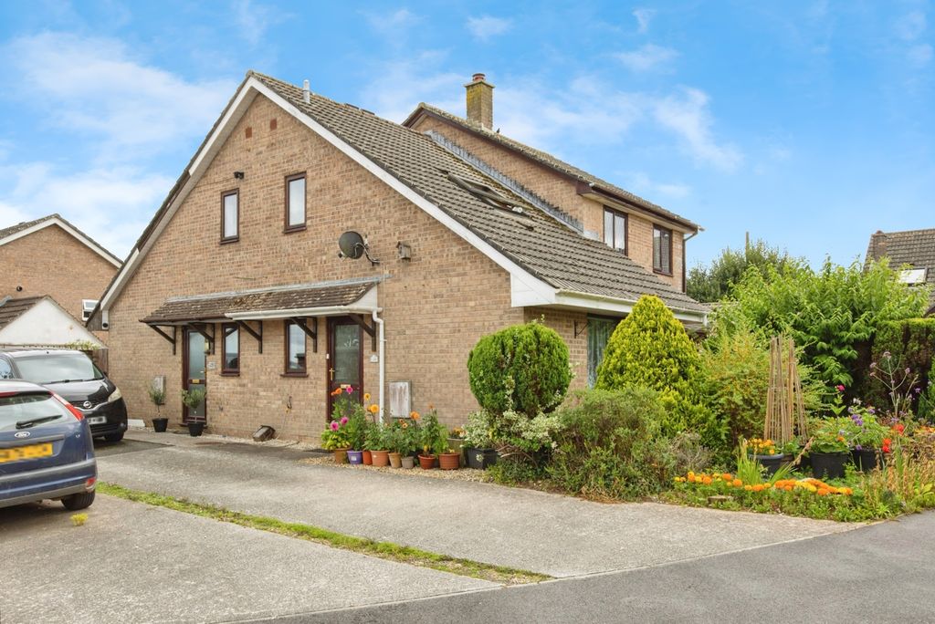 Property photo 1 of 15 Front Aspect