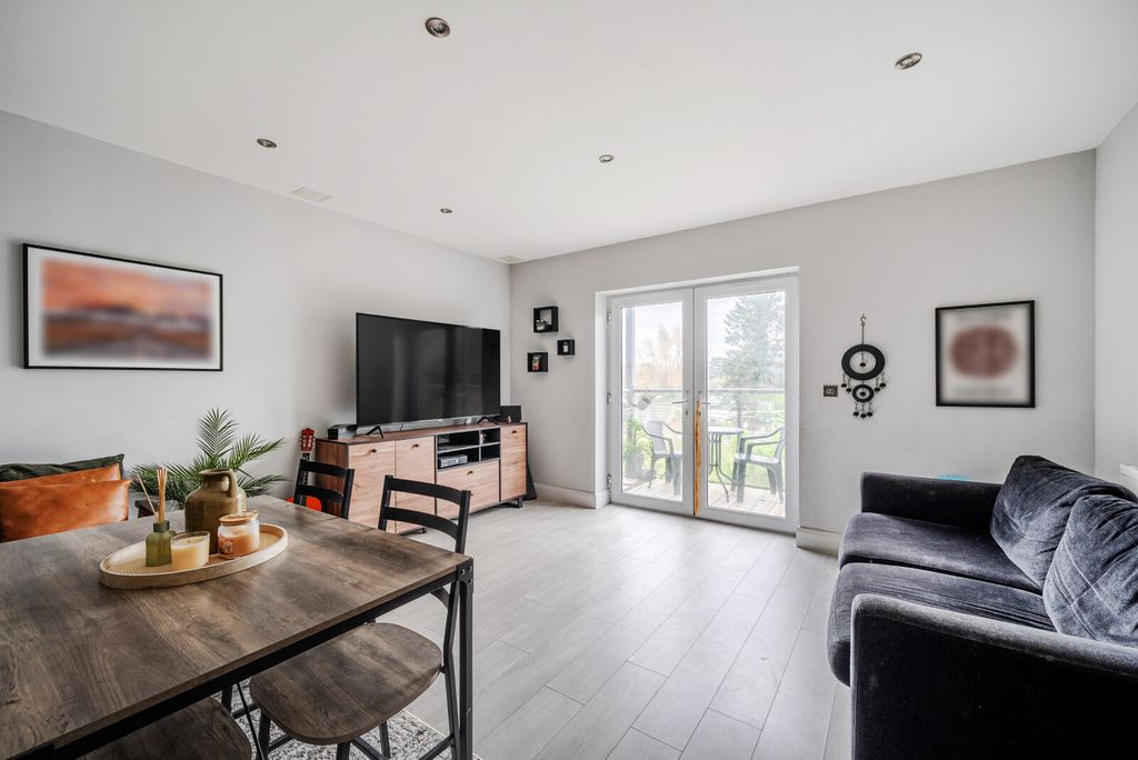 Property photo 3 of 21 1430027-11-69c2B7...